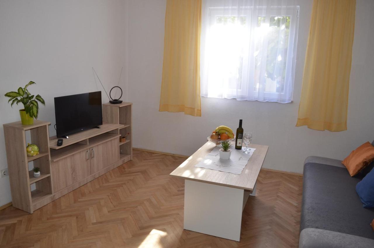 Apartment Ana Kaštel Sućurac エクステリア 写真