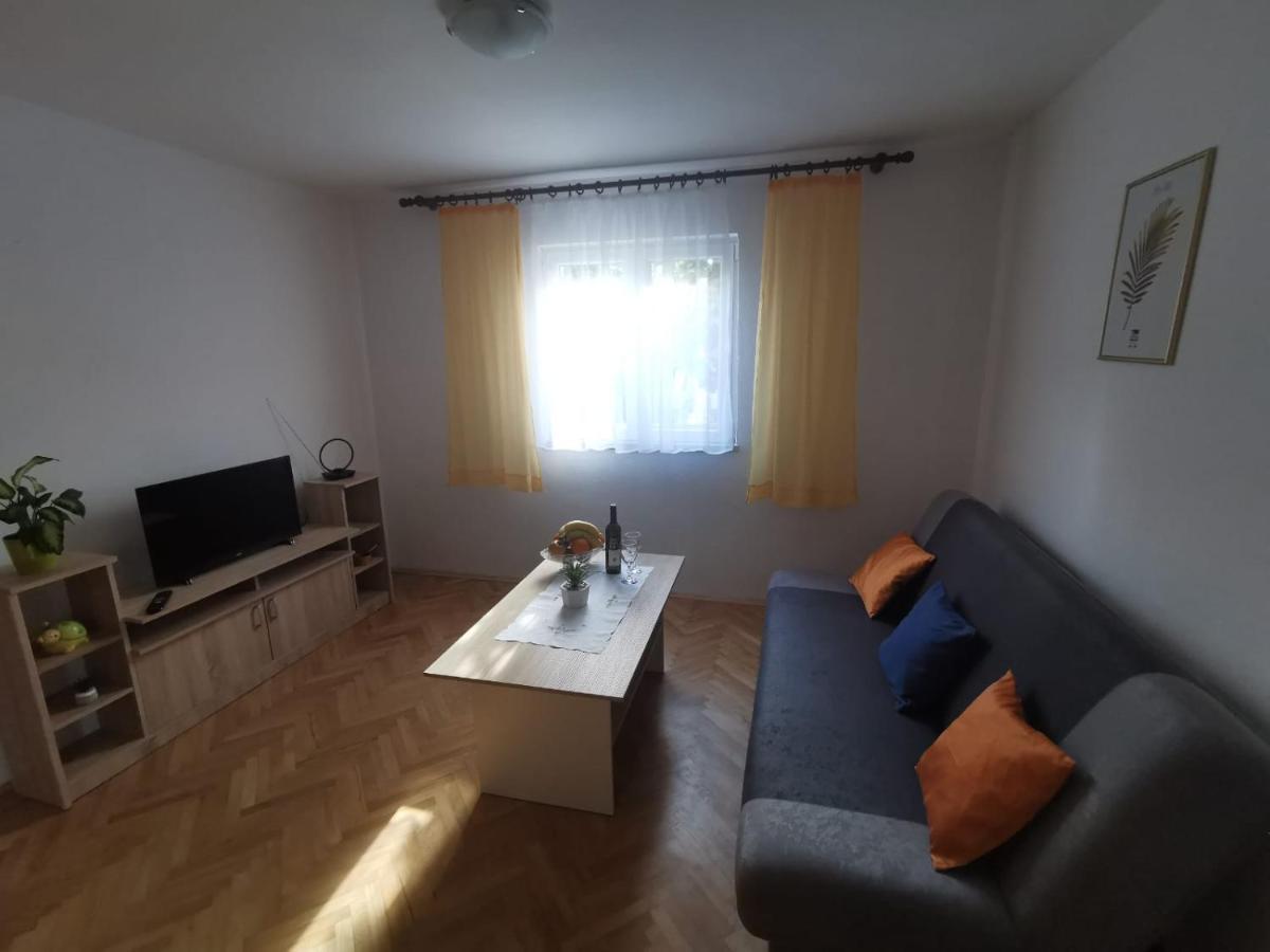 Apartment Ana Kaštel Sućurac エクステリア 写真