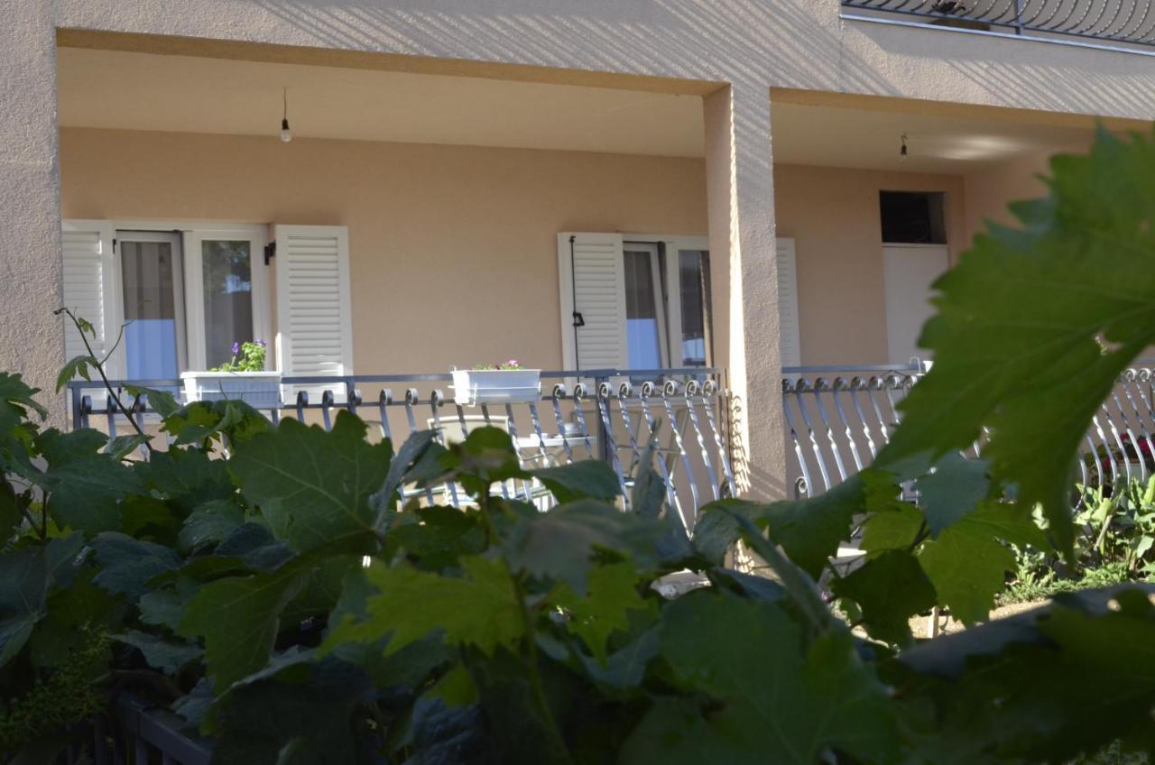 Apartment Ana Kaštel Sućurac エクステリア 写真
