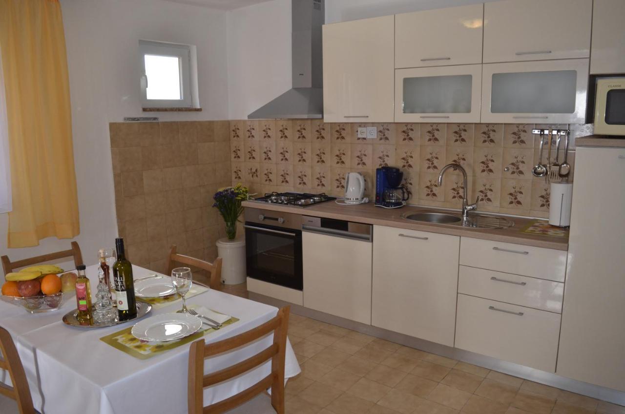 Apartment Ana Kaštel Sućurac エクステリア 写真